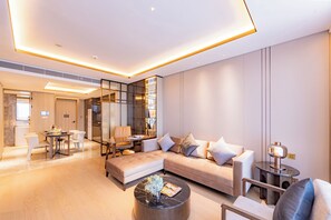 Luksusleilighet, byutsikt | Oppholdsområde | LCD-TV