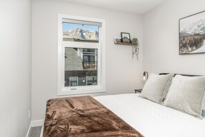 2 chambres, fer et planche à repasser, lit parapluie, Wi-Fi gratuit