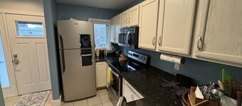 Townhouse Walking Distance To Expo Center!