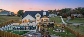 Pool | Hot Tub |FirePit |Golf Simulator |Sleeps 22