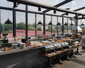 Petit déjeuner buffet compris tous les jours