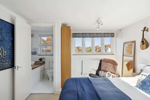 4 Schlafzimmer, Schreibtisch, Bügeleisen/Bügelbrett, WLAN