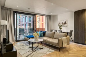 Smart TV, stereo, computer monitors