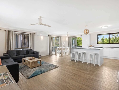 Spacious 3-Bed Home with Balcony in Hervey Bay