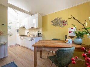 Dining - Attractive house on the edge of the dunes (Groet)