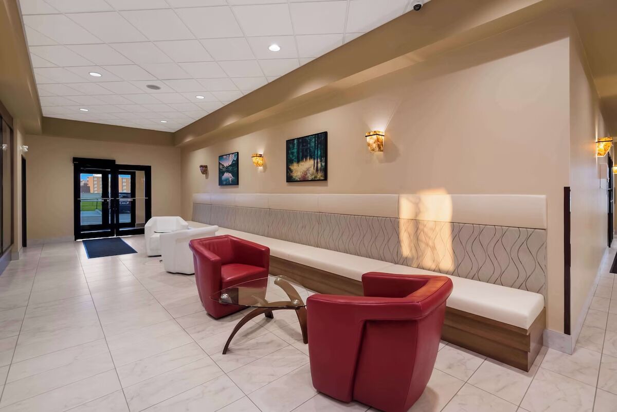 Blissful Room With Indoor Swimming Pool, Near Airport  Ideal For Quick Access - Calgary