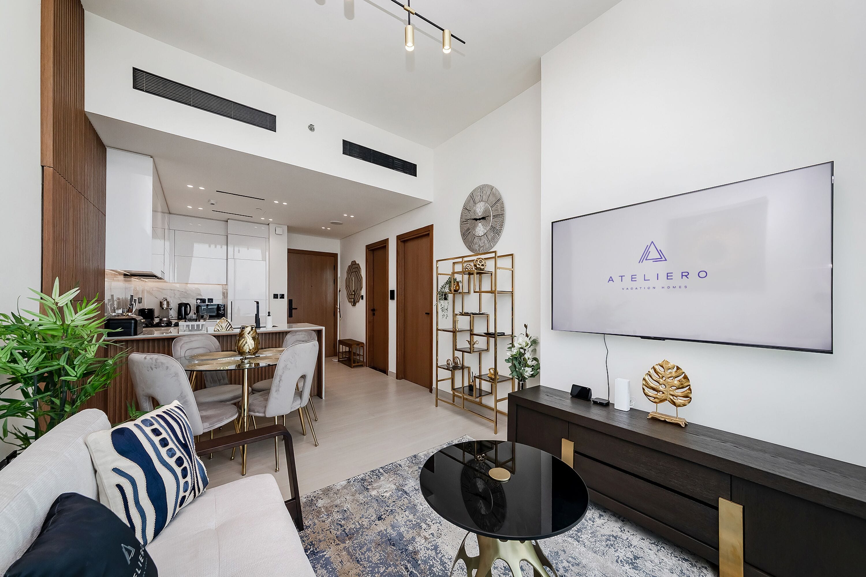 Apartment, 1 Bedroom, Balcony, City View | Living room