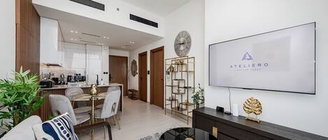 Apartment, 1 Bedroom, Balcony, City View | Living room