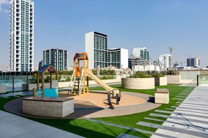 Zona de juegos infantil al aire libre