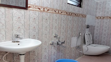 Ducha, toallas, jabón, shampoo