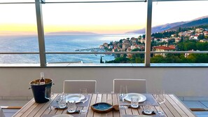 Outdoor dining - Villa Palazzo Blue by Villas Guide (Opatija)