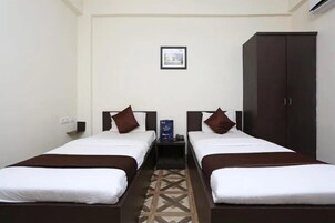 Standard Room | Desk, WiFi (free)