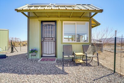 Tiny Home Studio: New Mexico Nature Retreat!