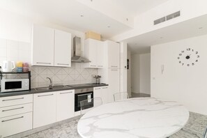 Microwave, oven, stovetop, dishwasher