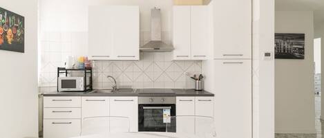 Fridge, microwave, oven, stovetop