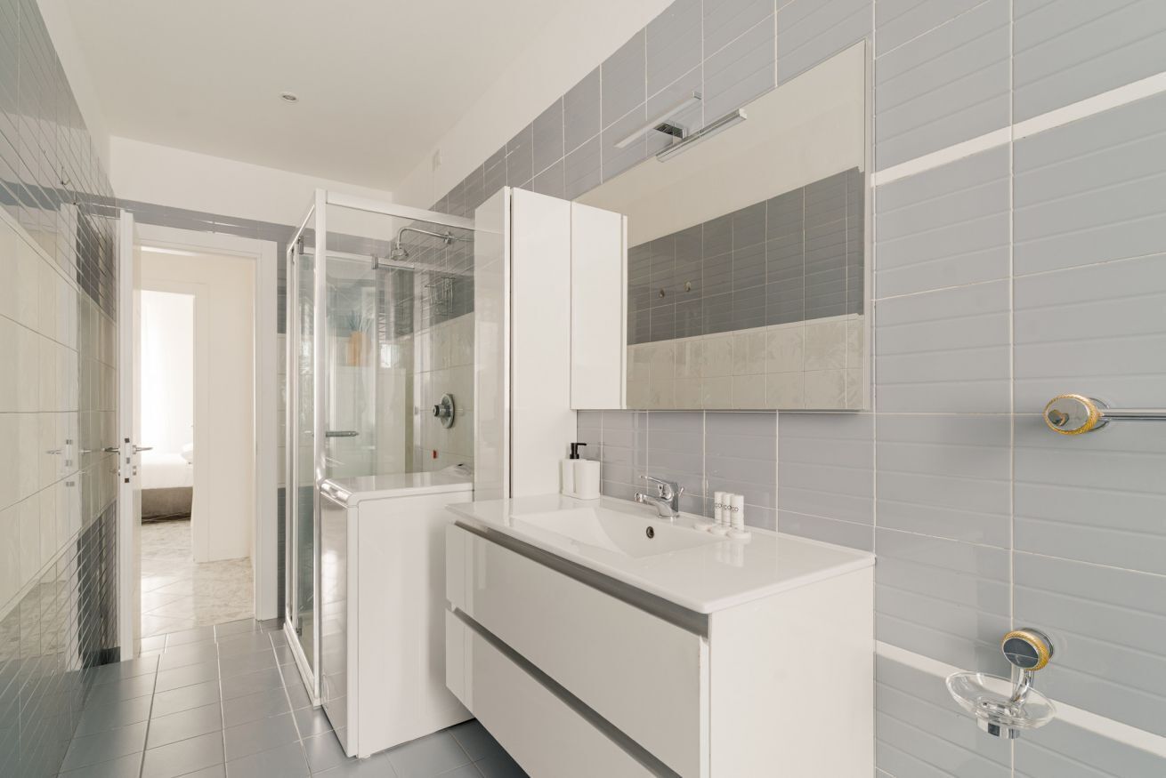 Dusche, Haartrockner, Bidet, Handtücher