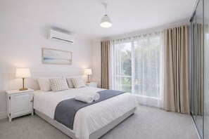 2 bedrooms, iron/ironing board, WiFi, bed sheets - Modern Cottage | Short Walk to the River (Port Mannum)