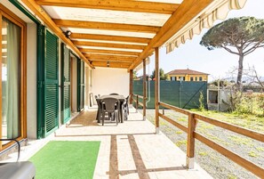Outdoor dining - GuestHost - At Grandma Lella's House - Private Garden & Parking (Vezzano Ligure)