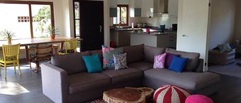 Leilighet, 3 soverom, tilgjengelighetstilpasset, balkong | Oppholdsrom