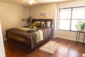 3 bedrooms, desk, iron/ironing board, travel crib