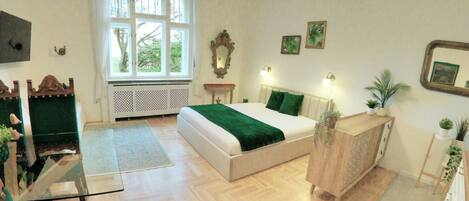 1 bedroom, desk, iron/ironing board, WiFi