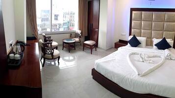 Desk, laptop workspace, free WiFi