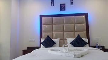 Bureau, espace de travail pour ordinateur portable, Wi-Fi gratuit