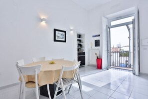 Dining - GuestHost - B&B Lungomare Centro - Amalfi Room (Salerno)