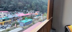 Exterior - Ensober Kainchi Dham (Kosiyakutoli)
