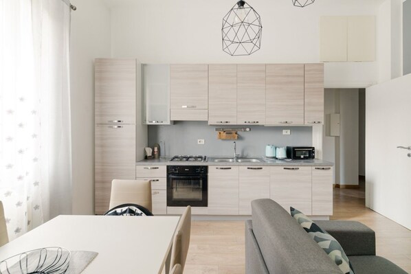 Fridge, oven, stovetop, toaster