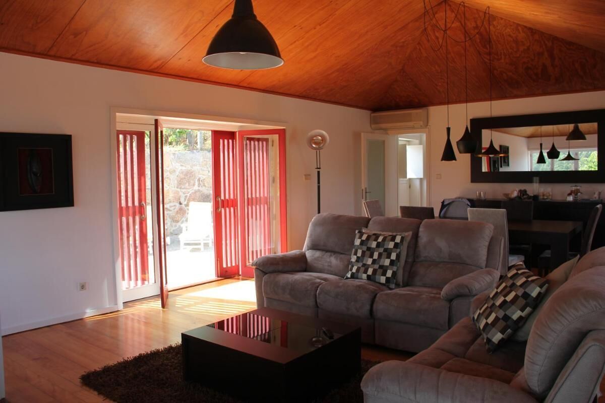 House, 4 Bedrooms, Smoking, Balcony | Living room