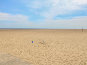 Beach nearby - 34 North Denes Road (Great Yarmouth)