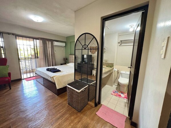 3 bedrooms, desk, iron/ironing board, WiFi