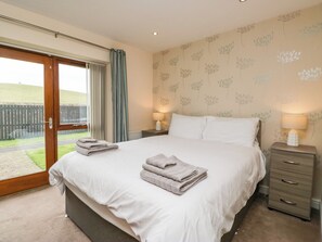 2 bedrooms, individually decorated, individually furnished, free WiFi - 7 Sandpiper (Carnforth)