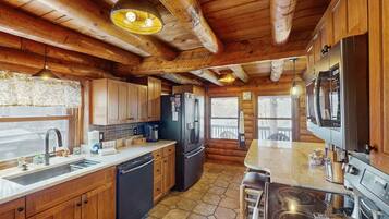 冰箱、微波炉、烤箱、炉灶