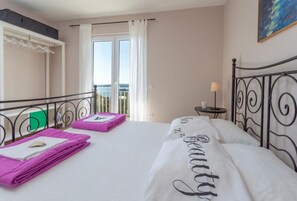 1 bedroom, iron/ironing board, free WiFi