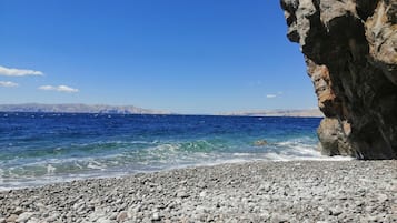 Una spiaggia nelle vicinanze