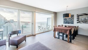 Dining - Apartment in Oostduinkerke with Sea View (OOSTDUINKERKE)