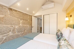 2 habitaciones, tabla de planchar con plancha y acceso a internet