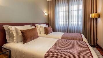 4 bedrooms, iron/ironing board, free WiFi