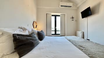 1 chambre, fer et planche Ă repasser