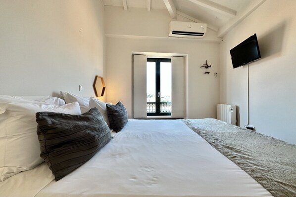 1 bedroom, iron/ironing board