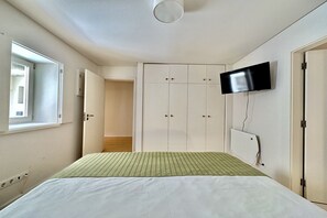 1 slaapkamer, een strijkplank/strijkijzer, gratis wifi