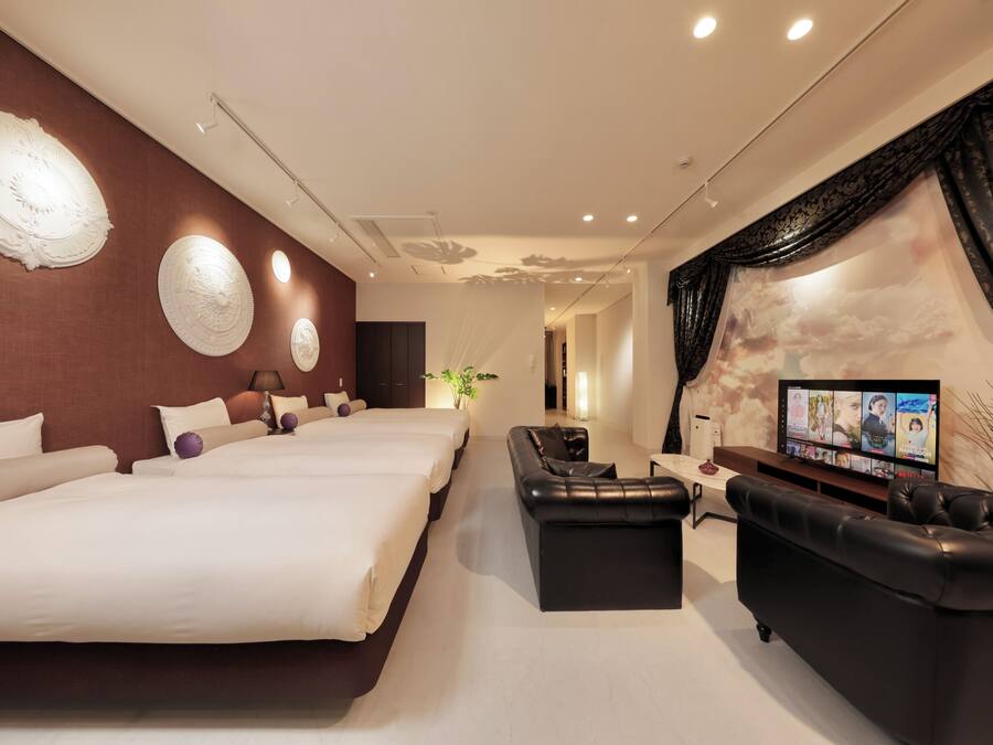 Luxury Suite, Non Smoking | 1 bedroom, free WiFi, bed sheets