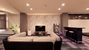 City Suite, Non Smoking | 1 bedroom, free WiFi, bed sheets