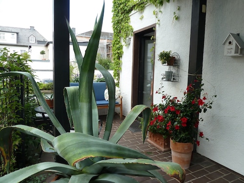 Studio 'Dora Brand' mit gemeinsamer Terrasse, gemeinsamem Garten und Wi-Fi