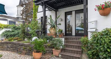 Studio 'Dora Brand' with Shared Terrace, Shared Garden and Wi-Fi