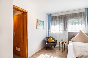 1 bedroom, free WiFi, bed sheets - Room 'No. 5' with Shared Garden and Wi-Fi (Sasbachwalden)