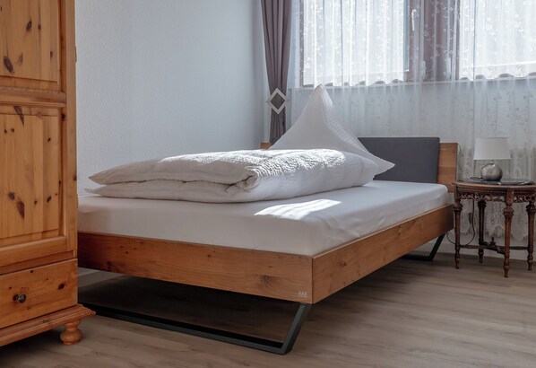 1 quarto, Wi-Fi de cortesia, roupa de cama