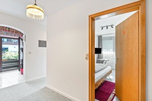 1 bedroom, free WiFi, bed sheets - Room 'Einzelzimmer Nr 6' with Shared Garden and Wi-Fi (Sasbachwalden)